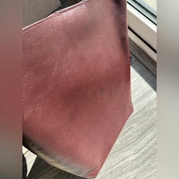 NWT! | MADEWELL The Essential Bucket Tote in Chocolate Raisin Leather - Picture 15 of 16